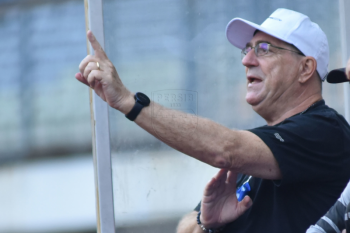 Pelatih Robert Alberts yakini program Persib Vaksin bisa berdampak positif