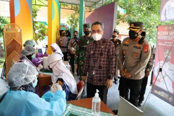 Pemkab Bantul meluncurkan vaksinasi COVID-19 bagi pelajar SMA/SMK
