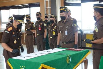 Empat jabatan di lingkungan Kejati Lampung diserahterimakan