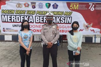 Pelajar di Gumas antusias ikuti Vaksinasi Drive-Thru