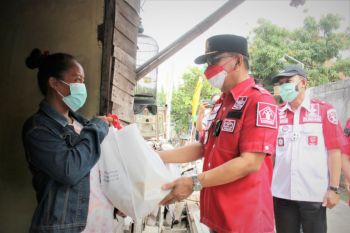 Kemenkumham Jateng kembali bagikan 500 paket sembako