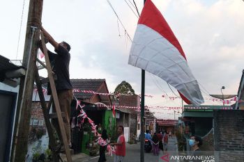 Ayo merdeka  lagi!