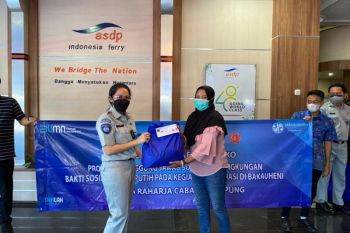 Jasa Raharja serahkan bantuan terdampak COVID-19 di Pelabuhan Bakauheni