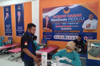 Garda pemuda Nasdem Sumbar gelar donor darah-plasma konvalesen