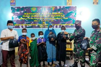 Satgas TNI Yonif 315 di Asmat gelar khitanan massal