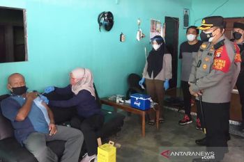 Polresta-OKP laksanakan vaksinasi 'door to door' untuk penyandang disabilitas dan lansia