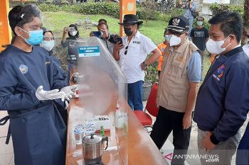 Pemkab serahkan kembali mahasiswa sukarelawan COVID-19 ke UMP