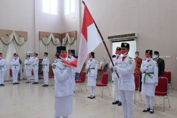Bupati Masnah kukuhkan Paskibraka Kabupaten Muarojambi
