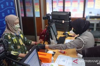 Urus SIM di Payakumbuh lewat aplikasi Polisiku pangkas waktu di tengah pandemi COVID-19