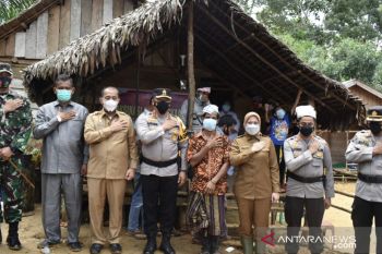 Melihat vaksinasi COVID-19 kepada suku Talang Mamak
