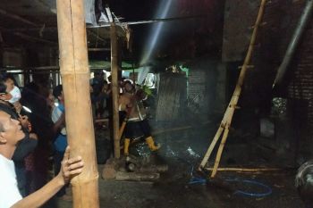 Oven tembakau di Praya Timur dilalap si jago merah
