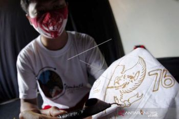 Masker Batik HUT ke-76 RI