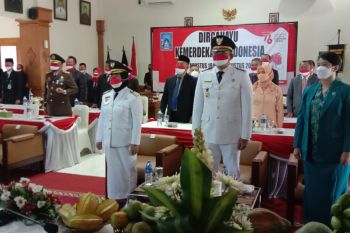 Bupati Sleman mengajak masyarakat lawan COVID-19