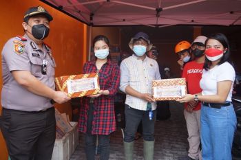 Hari Kemerdekaan Polri-IJTI Sulsel salurkan bantuan korban kebakaran