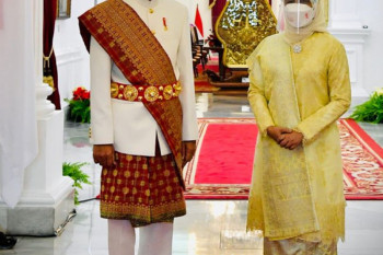 Presiden Jokowi kenakan busana adat Lampung saat Upacara HUT Ke-76 RI
