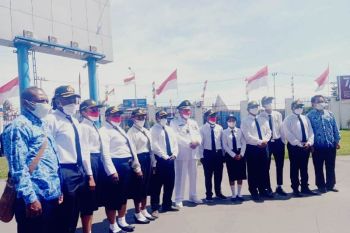 Bupati Jayawijaya  serahkan SK CASN pada perayaan HUT RI