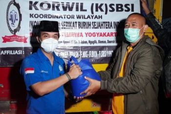 SBSI DIY memperoleh bantuan sembako dan alkes