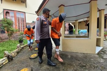 Untuk ini hasil membobol ATM di Bukittinggi dibelanjakan oleh empat pelaku, kini tertangkap