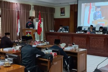 Masalah internal partai "sulut" rapat Paripurna DPRD Bukittinggi berlangsung "panas"