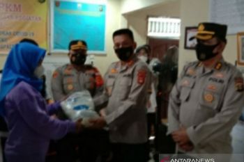 Pejabat Polda Sumsel turun ke permukiman tegakkan PPKM