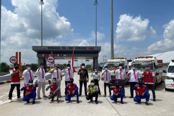 HK ruas Terpeka gelar upacara HUT RI di gerbang tol Way Kenanga