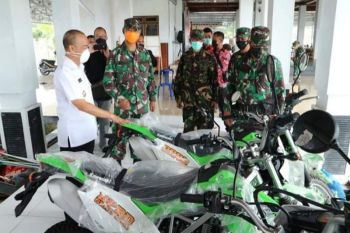 Bupati Seruyan serahkan lima unit motor trail untuk penanganan karhutla