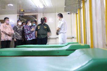 Gubernur Arinal tinjau kapal isolasi COVID-19 KM Lawit di Pelabuhan Panjang