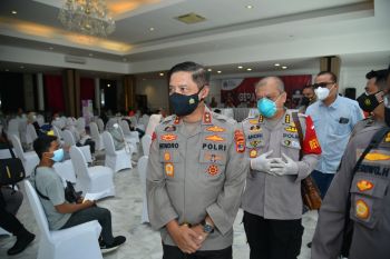 Kapolda Lampung tinjau pelaksanaan vaksinasi Merdeka Siger Lampung di Graha Wangsa