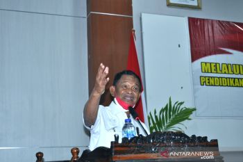 Gubernur Sulteng  terus ingatkan warga disiplin protokol kesehatan
