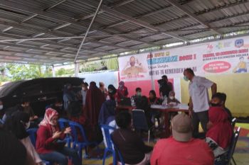 Pemerintah Kecamatan Kolaka gelar vaksin dosis pertama
