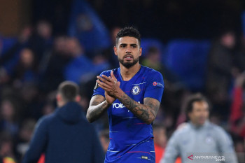 Chelsea pinjamkan Emerson Palmieri ke Lyon