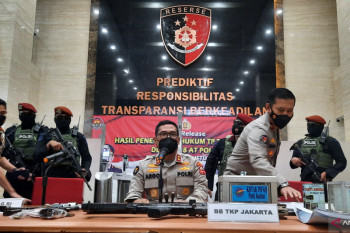 Polri tegaskan tidak memproses mural satire  '404:not found'