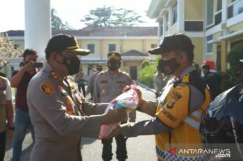 Polres OKU distribusikan bantuan 10 ton beras