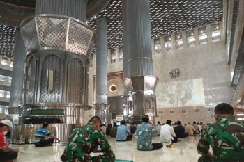 Masjid Istiqlal kembali dibuka untuk shalat Jumat meski PPKM masih berlanjut