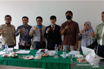 Kendati penyandang tunarungu, Asrafi sukses ikuti ujian skripsi dengan bahasa isyarat di UMSB Bukittinggi