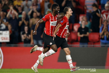 PSV tekuk tim promosi Cambuur 4-1