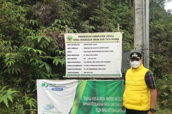Wabup Lingga tinjau proyek jalan yang lambat pengerjaannya