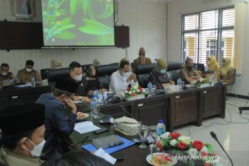 Ini yang dipresentasikan Wali Kota Solok di hadapan anggota DPRD Solok