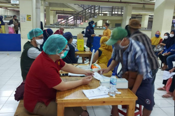168 pelaku UMKM di Cengkareng  ikuti vaksinasi massal