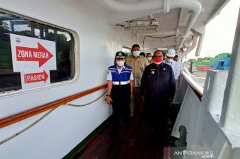 Wali Kota Sorong tinjau persiapan kapal karantina pasien COVID-19