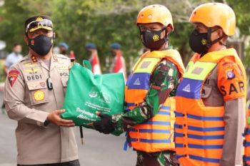 Polda Kalteng terjunkan 72 personel bantu korban banjir di Katingan