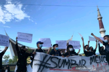 Micro Small and Medium Enterprises Protest to Demand Easing of PPKM
