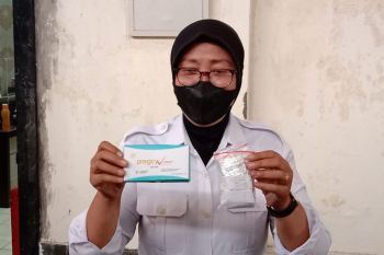 Saat istrinya isoman, pengusaha reparasi motor di Tulungagung malah cabuli keponakannya