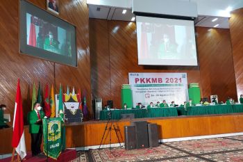 Unand bekali mahasiswa baru pendidikan karakter dan revolusi mental