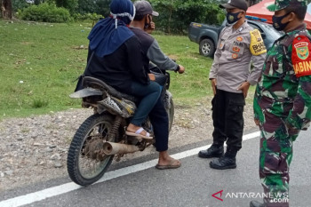 Polisi hentikan pengawasan orang di perbatasan