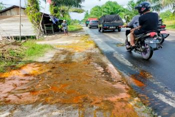 Legislator Kotim prihatin tumpahan CPO di jalan bahayakan pengendara