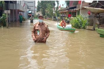 Penyaluran bantuan korban banjir di Kotim tunggu data penerima