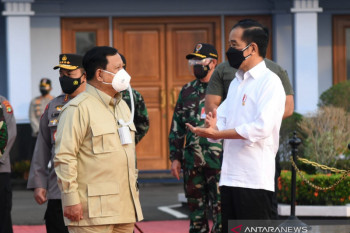 Presiden Jokowi tinjau penyuntikan 24 ribu dosis vaksin COVID-19 di Kaltim