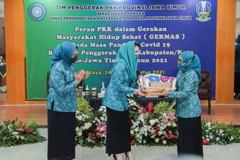 Ratusan sembako bantuan PKK Jatim  siap didistribusikan kepada ibu hamil di Surabaya