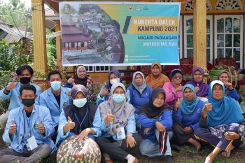 Mahasiswa Kukerta UNRI manfaatkan tanaman liar sebagai pestisida alami